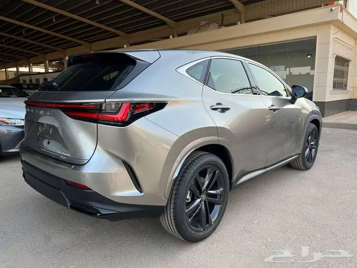 لكزس 2025 NX 350 AH هايبريد سعودي 3
