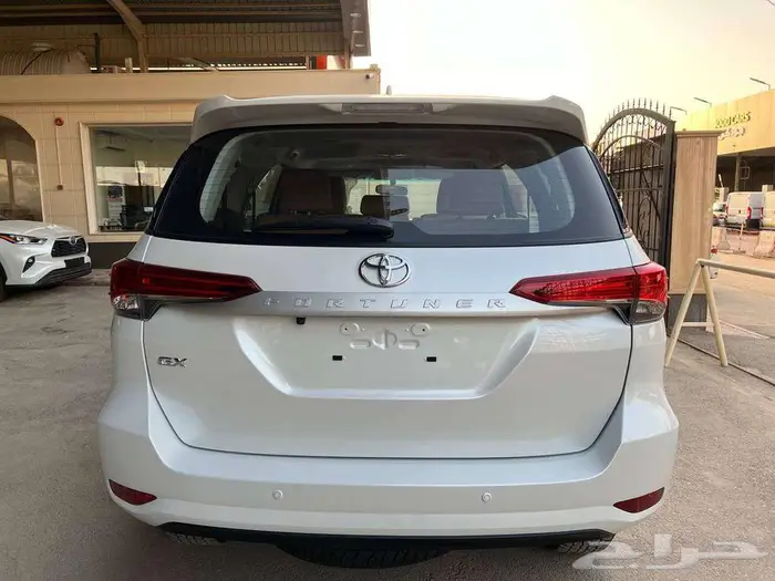 فورتشنر 2025 بنزين GX2 2.7 دبل سعودي 4