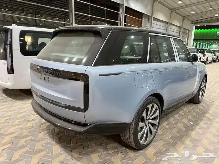 رنج روفر HSE V8 موديل 2025 - داخلي أوف وايت - 1