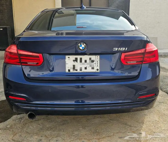 BMW 318i نظيفة جدا للبيع 4