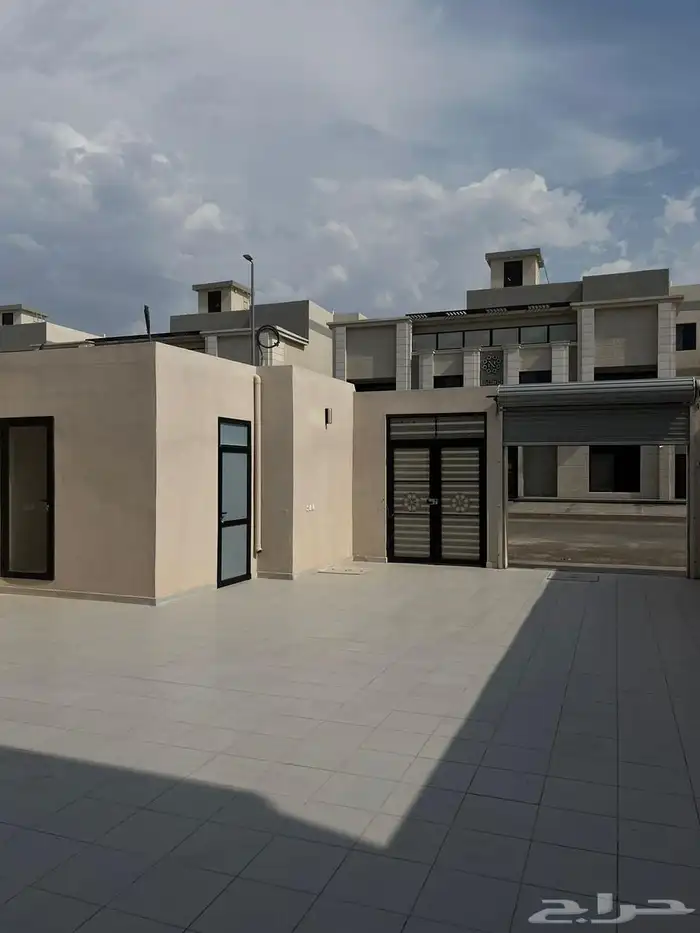 دور فاخر للبيع في المدينة المنورة 11