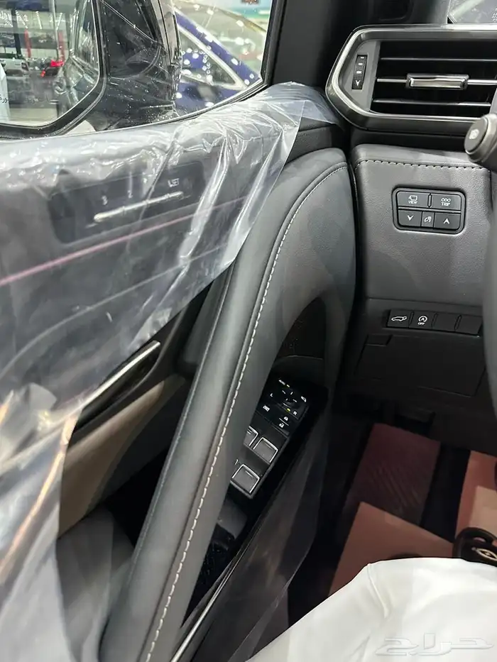 لكزس OT 2025 LX600سعودي اصفار 5