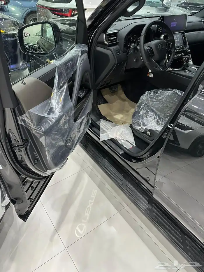 لكزس OT 2025 LX600سعودي اصفار 3