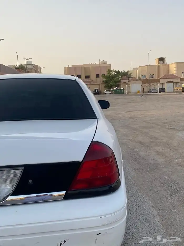 فورد كراون فكتوريا 2010 7