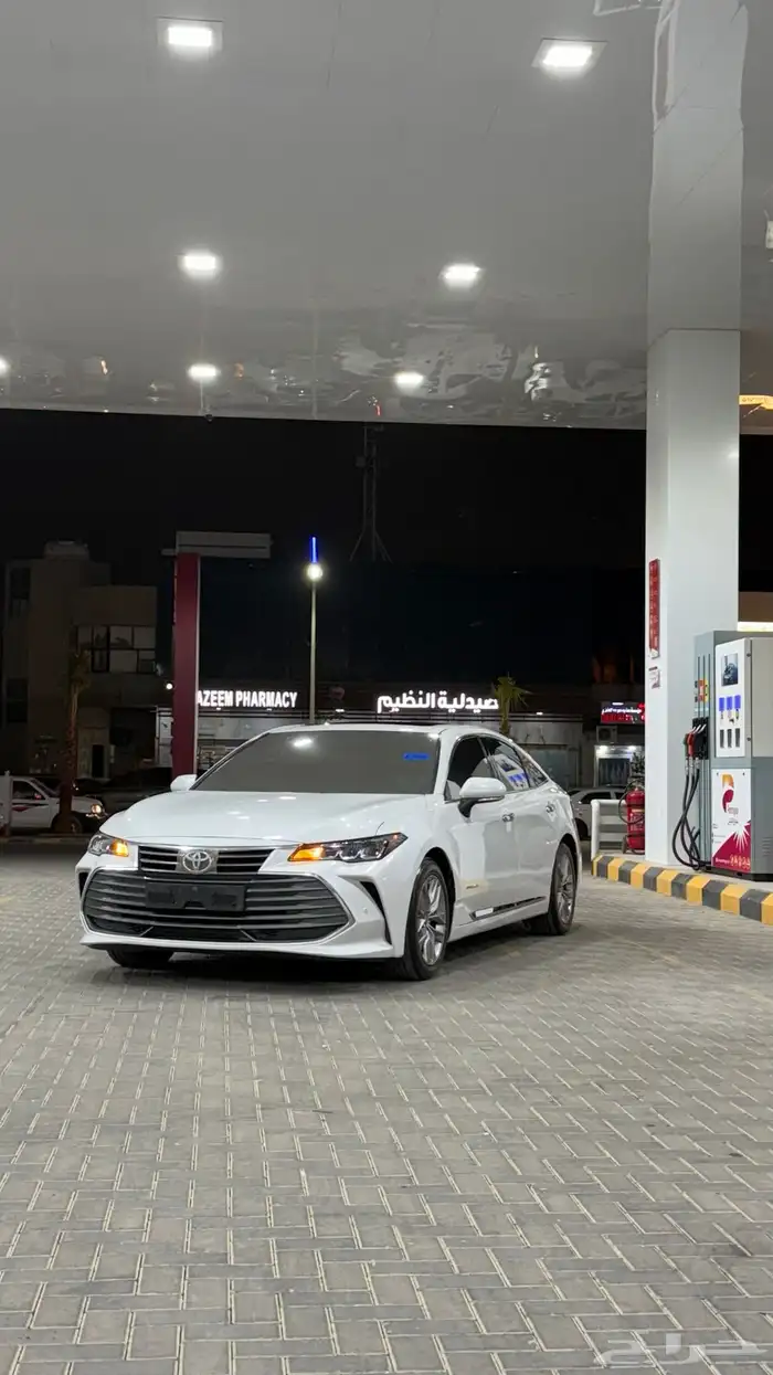 للبيع افالون ( تورنج) لون ابيض لؤلؤي موديل 2020 0