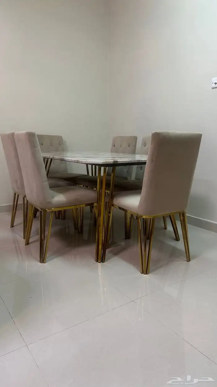 طاولة طعام جديدة المجمعة 1