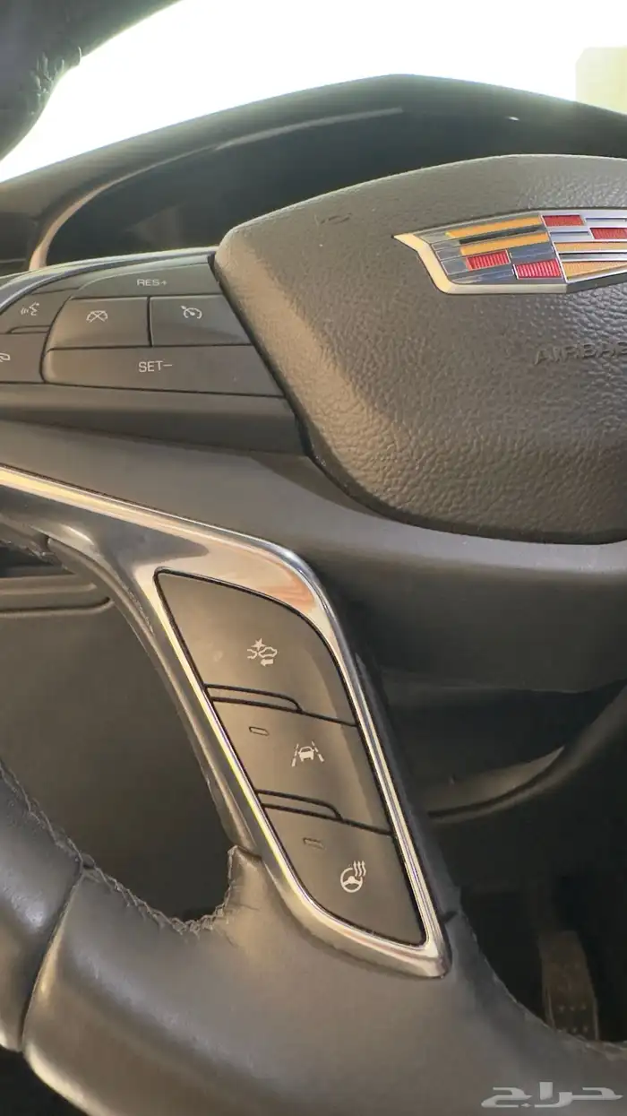 كاديلاك XT5 17