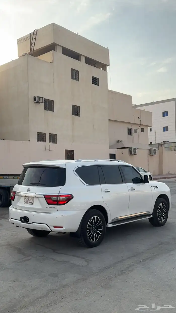 للبيع نيسان باترول بلاتينيوم 2024 2