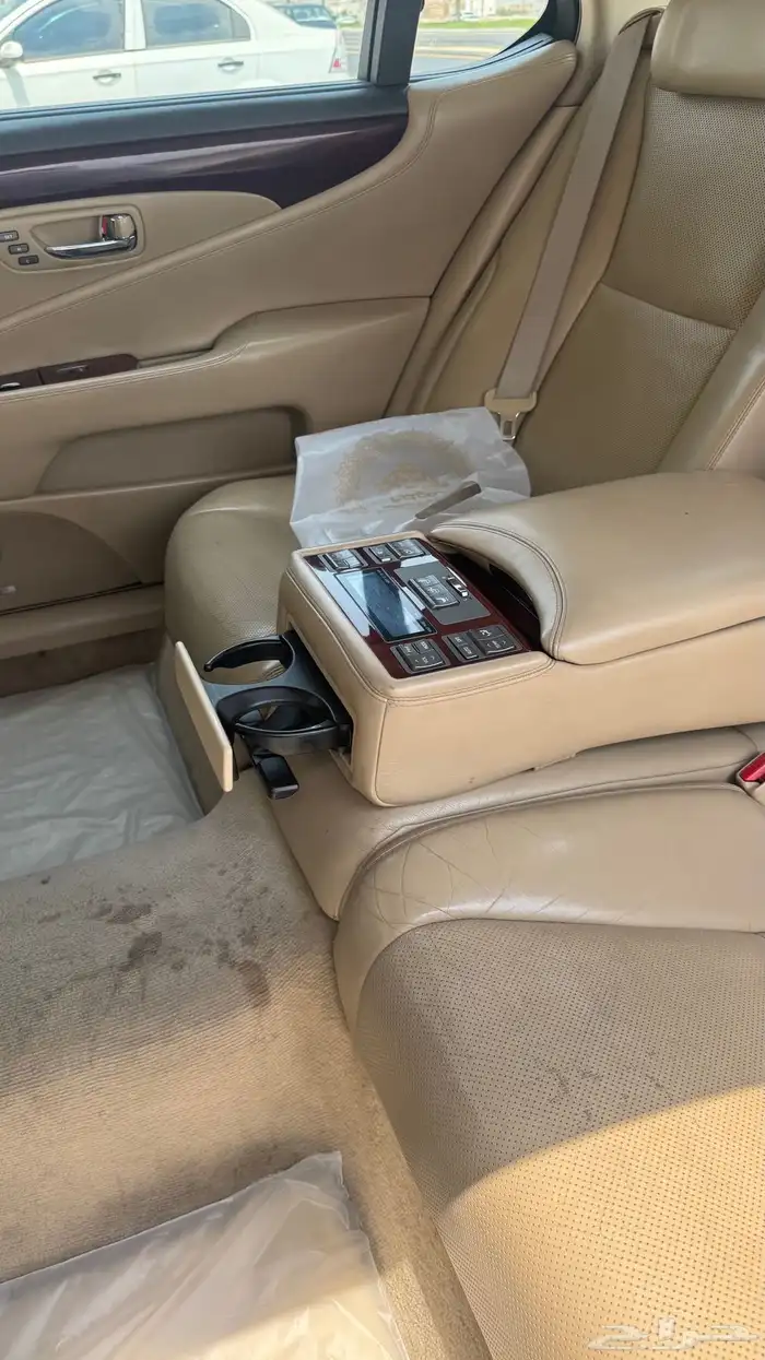 للبيع لكزس 2008 460 ls 10