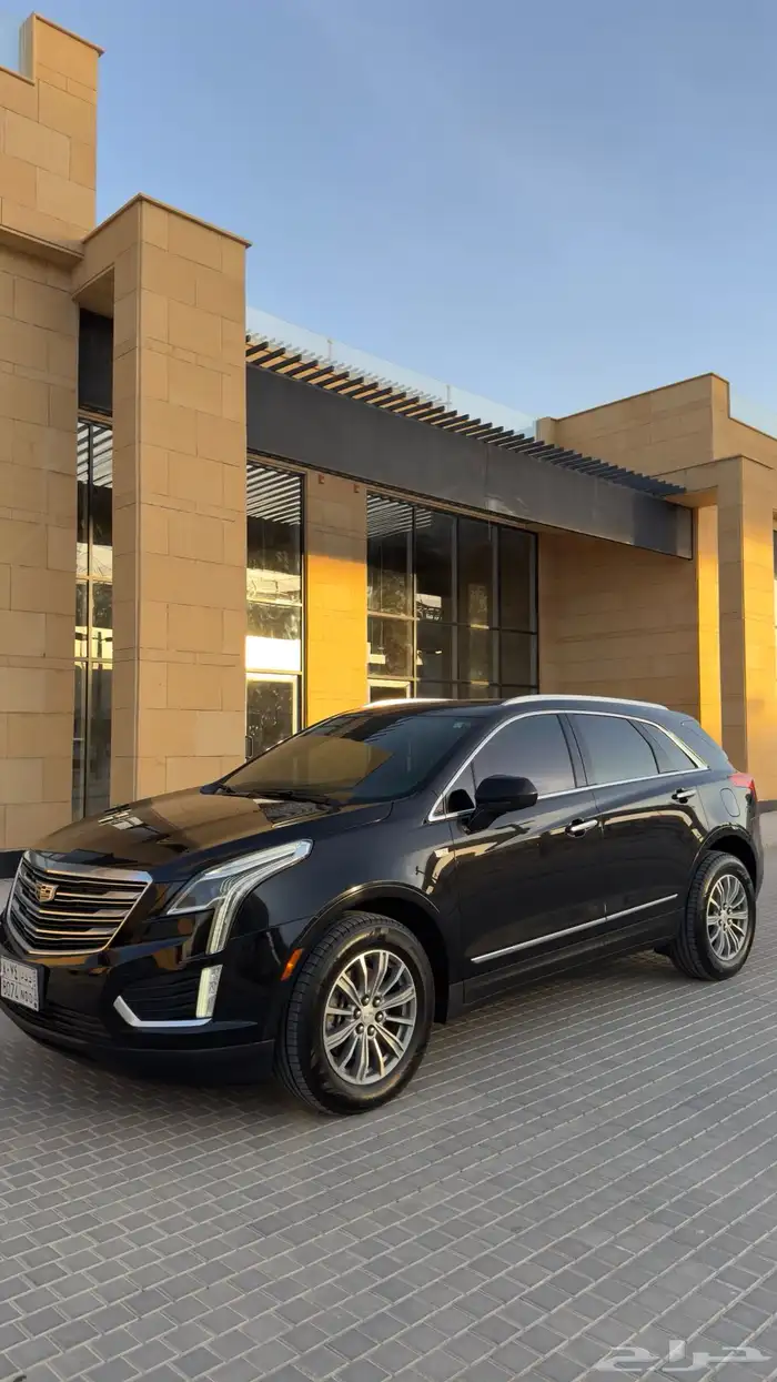 كاديلاك XT5 2