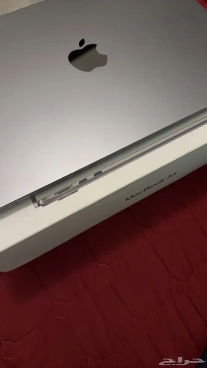 MacBook M3 Air - Space Grey Retina Display 1