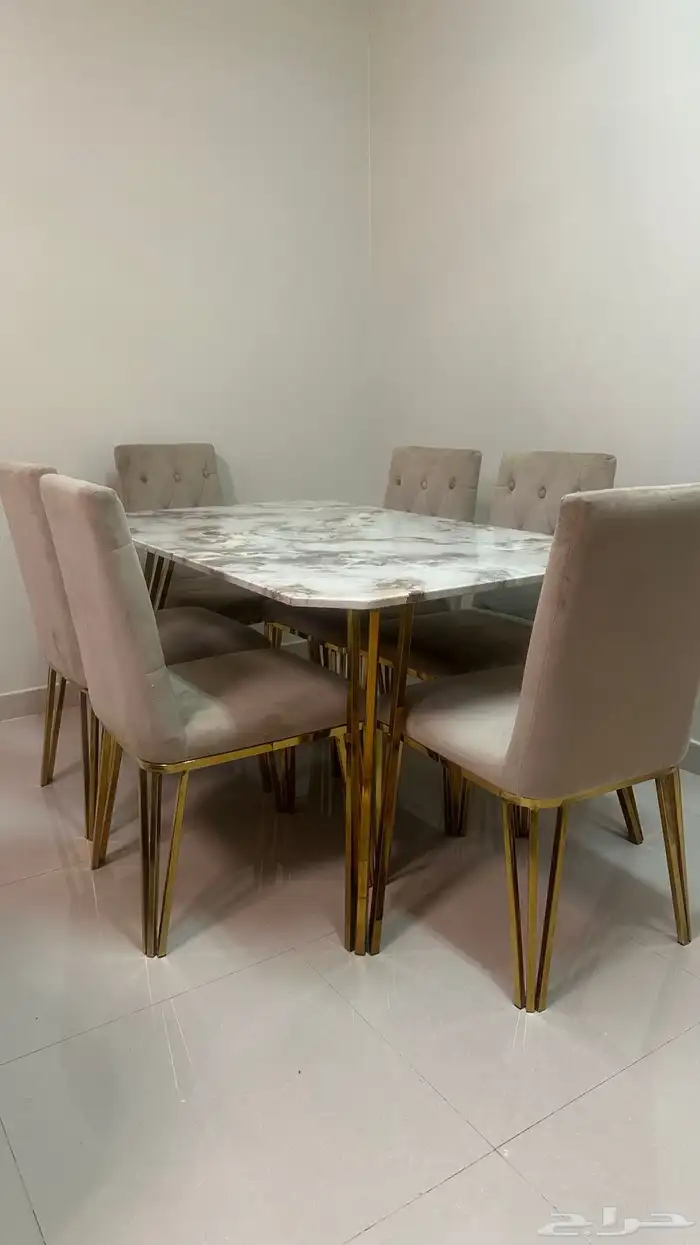 طاولة طعام جديدة المجمعة 0