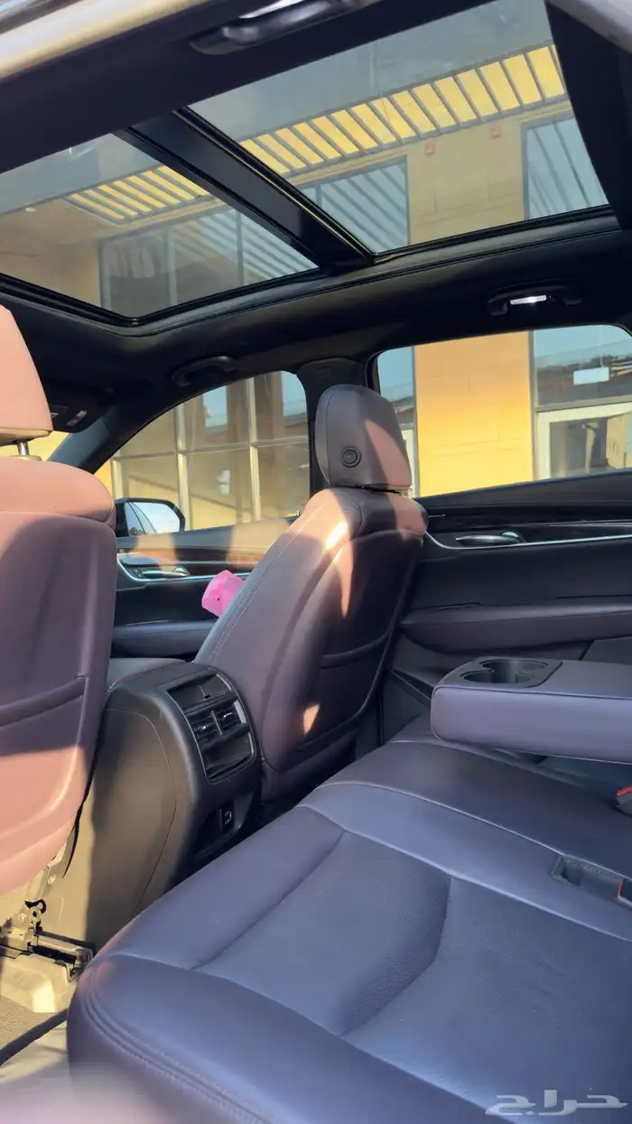 كاديلاك XT5 12