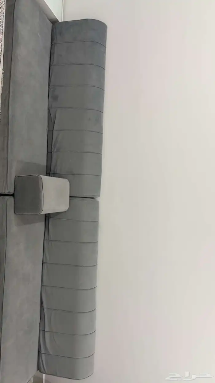 كنب ارضي للبيع مع طاولات الزوايا والستاره 400 3