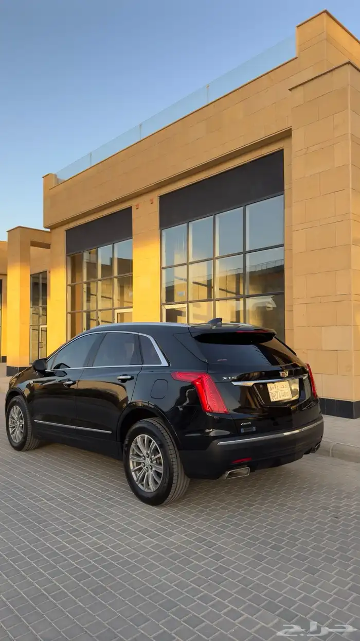 كاديلاك XT5 9