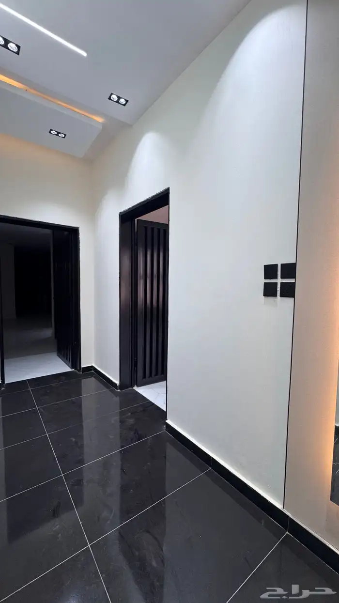 للبيع شقق علويه 6 غرف vip مع سطح حى الموسى من 550 الف 5