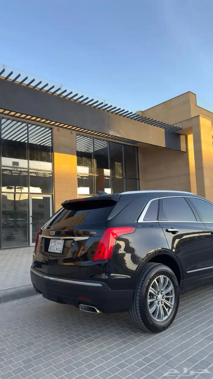 كاديلاك XT5 8