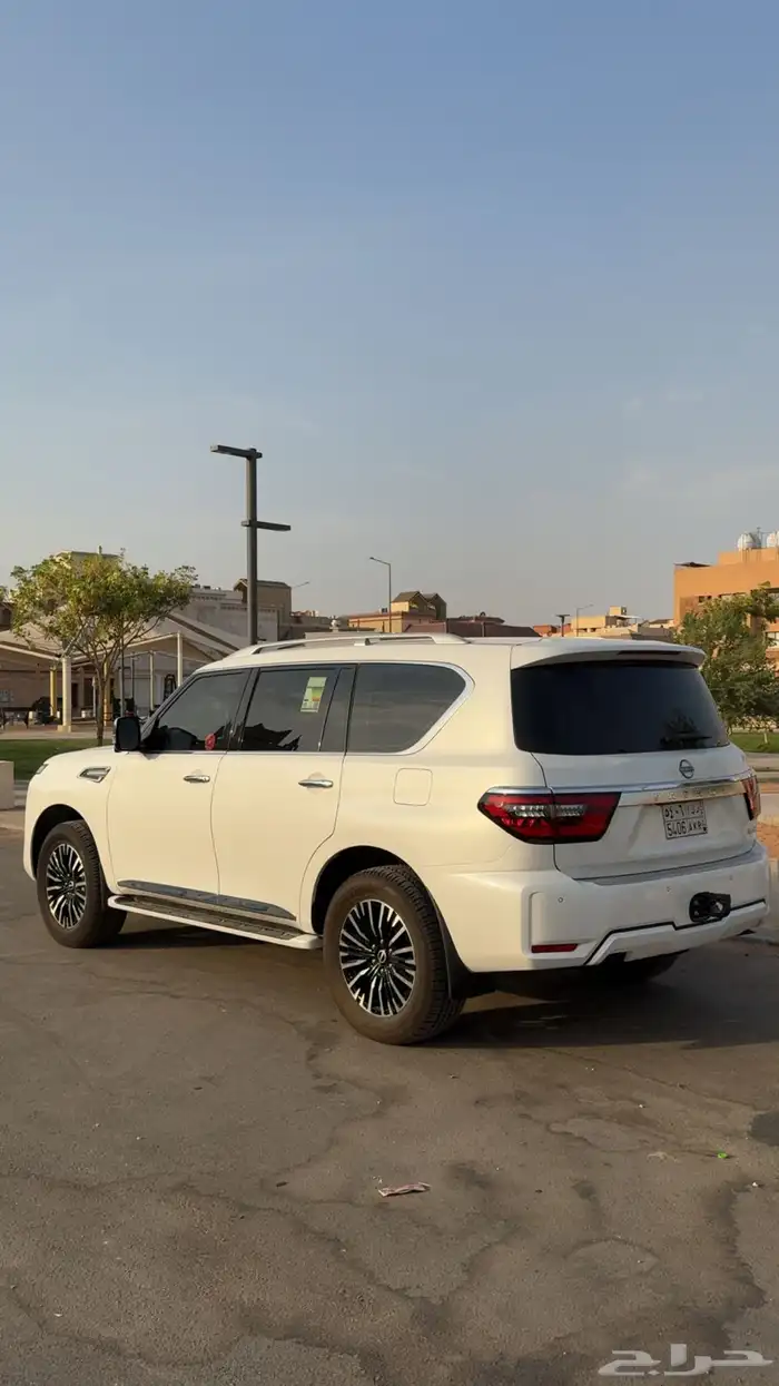 للبيع نيسان باترول بلاتينيوم 2024 40