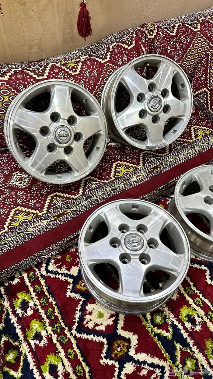 اعرض لكم جنوط ددسن نجمه وكااله خاليه من الخدوش و من الرش 2