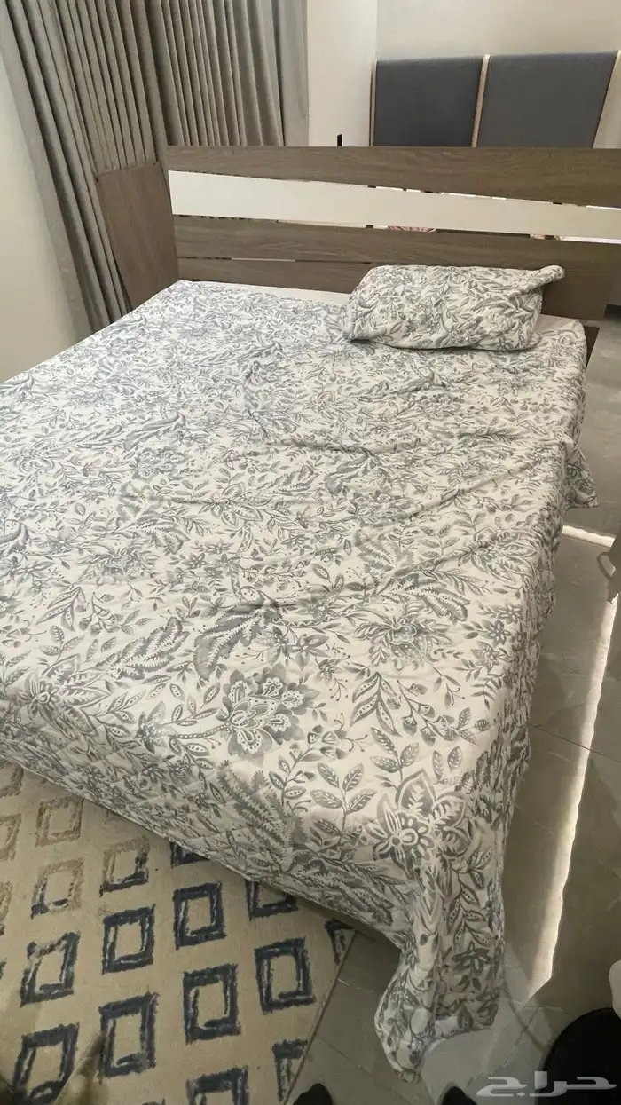 سرير من هوم سنتر 0
