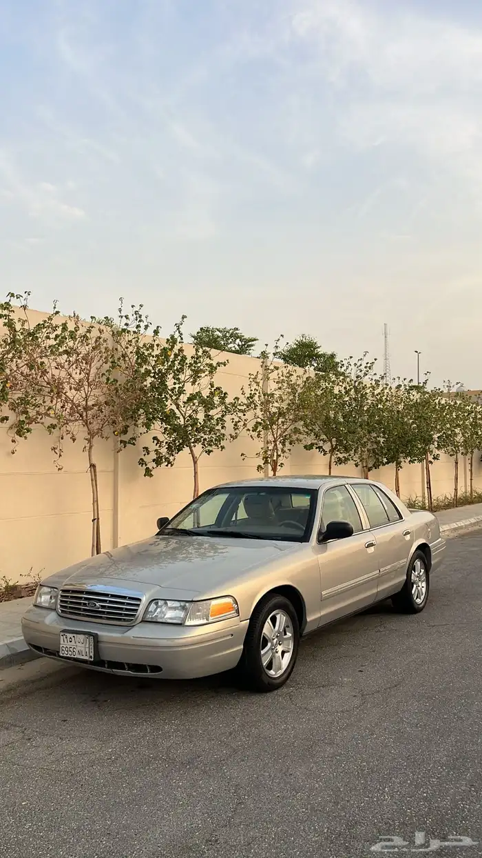فورد فكتوريا 2009 - بدي وكاالة 347 km . 1