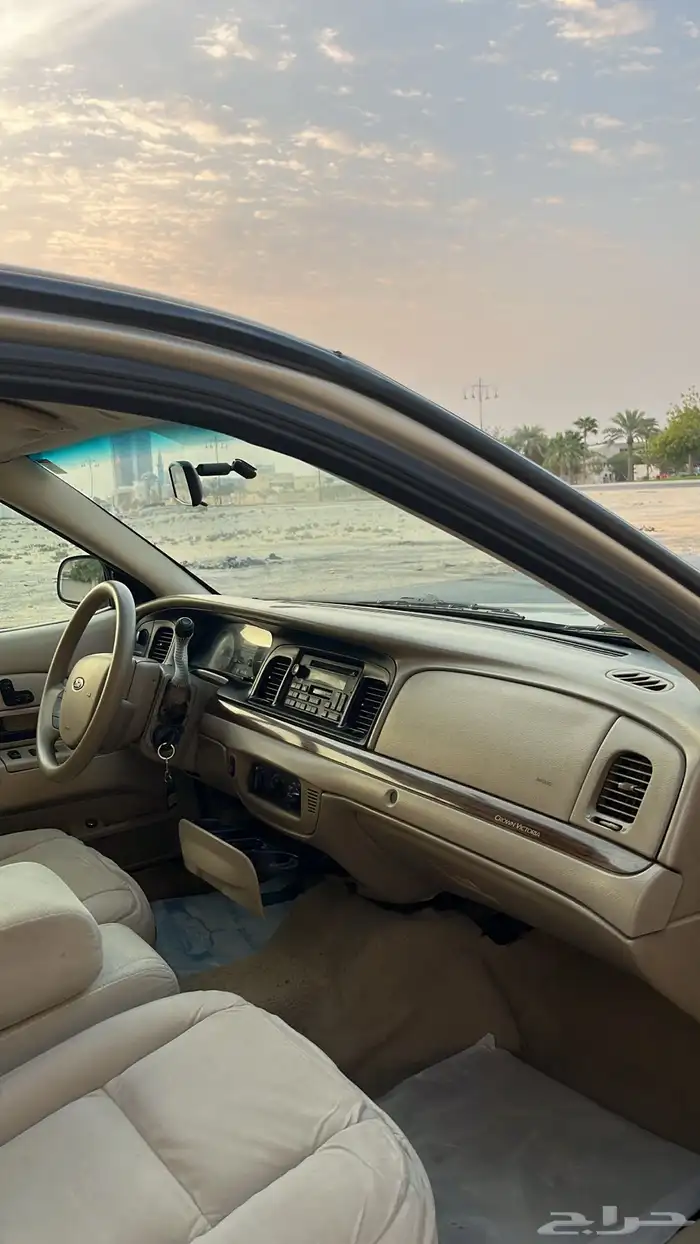 فورد فكتوريا 2009 - بدي وكاالة 347 km . 9