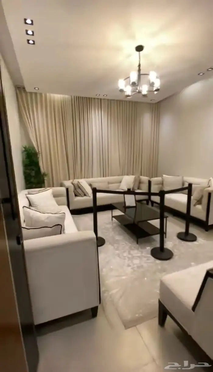 شقه 6 غرف مساحه 220. حي المنار 0