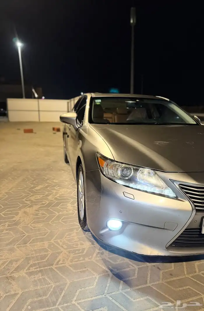 لكزس سعودي ES 250 موديل 2015 نظيفة ومناسبة للمستخدم 0