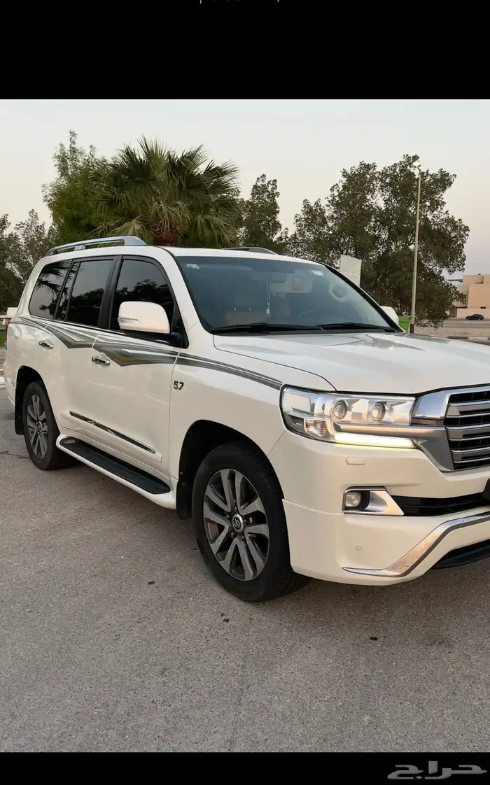 للبيع لاندكروزر VXR-3 5.7موديل 2016 سعودي فل كامل 5