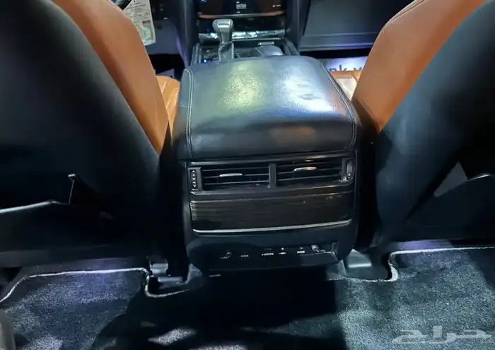 لكزس LX570 موديل 2018 فل كامل نضيف جدا 19