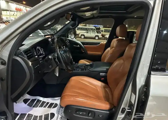 لكزس LX570 موديل 2018 فل كامل نضيف جدا 11