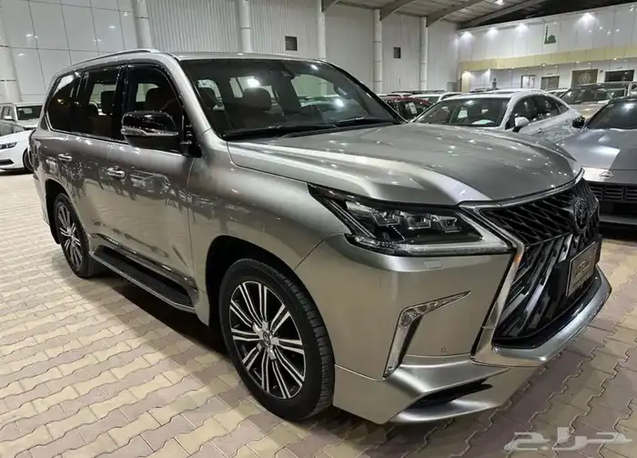 لكزس LX570 موديل 2018 فل كامل نضيف جدا 0