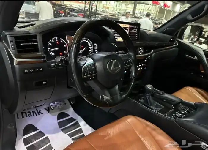 لكزس LX570 موديل 2018 فل كامل نضيف جدا 15