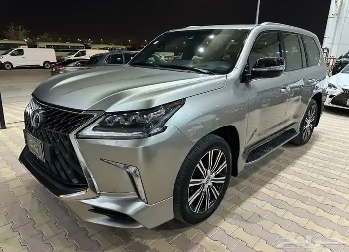 لكزس LX570 موديل 2018 فل كامل نضيف جدا 2