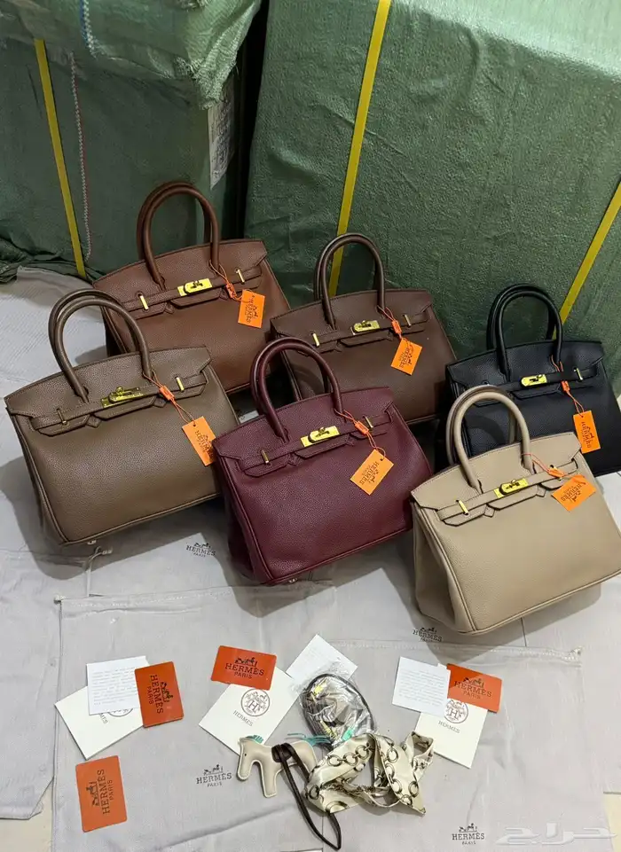 شنط ماركة هاي كواليتي بالجملة ويوجد بالقطعه 4