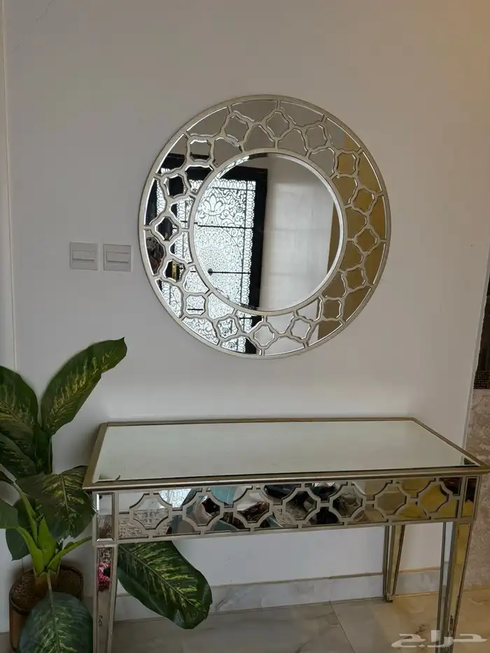 طاوله مدخل مع المرايه 0