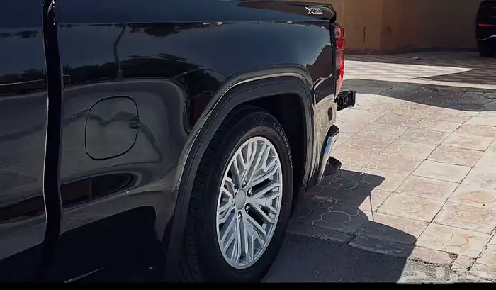 للبيع طقم جنوط كستم سييراgmc  كفرات Landsail XL 3