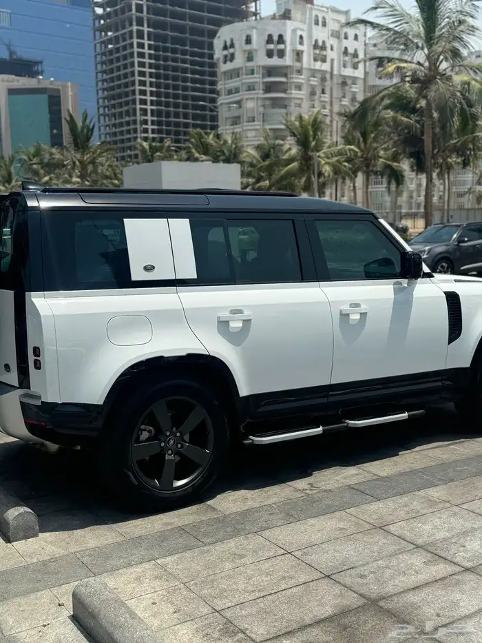 Land Rover Defender 2