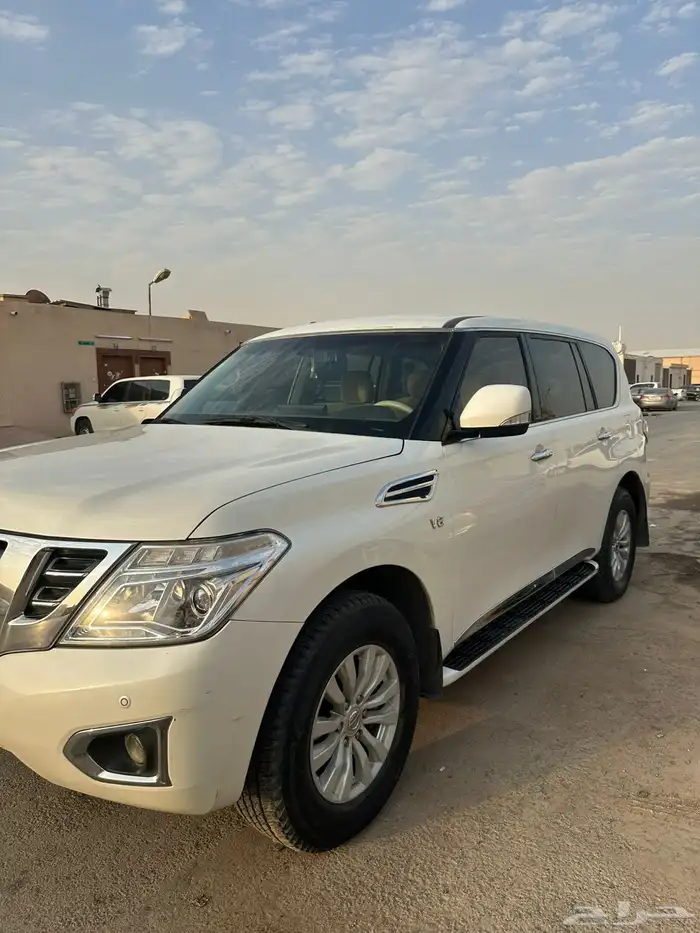 للبيع نيسان باترول 320-V8 3