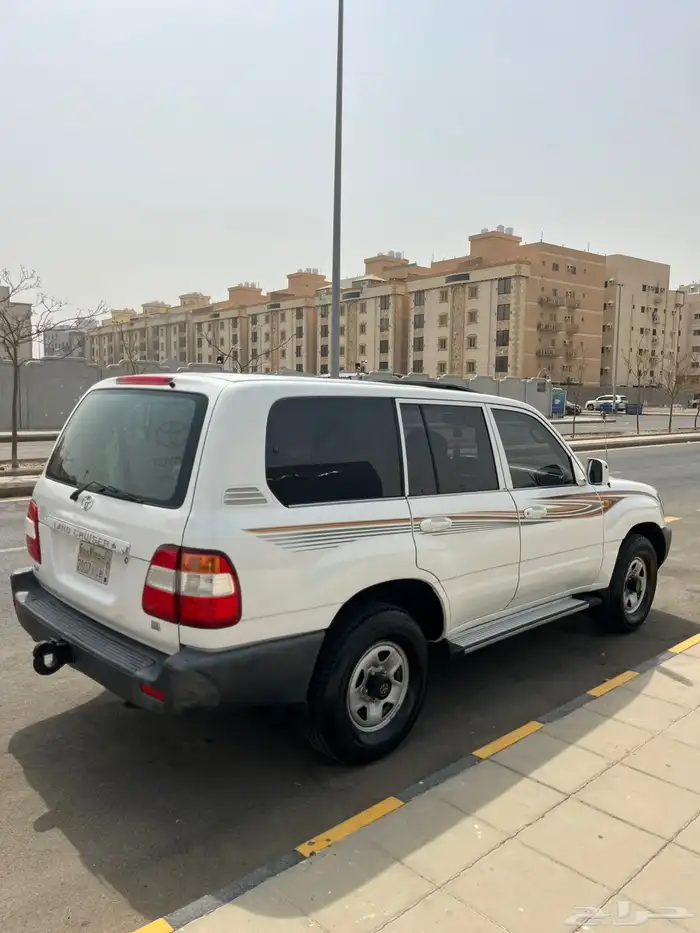 جيب لاندكروزر 2006 8