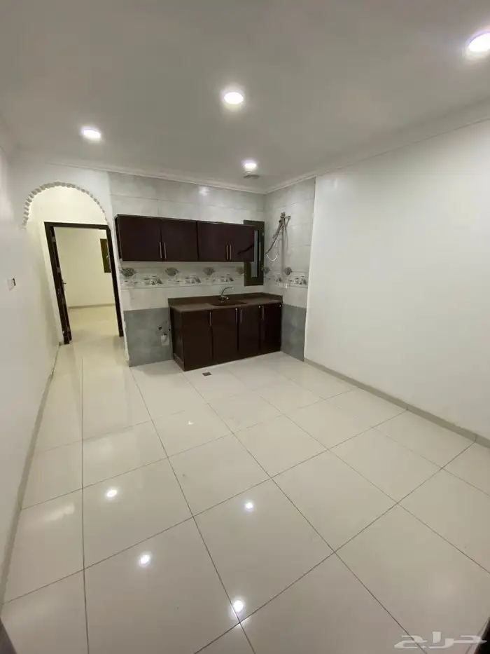 وحده سكنيه للإيجار بحي طيبه 3