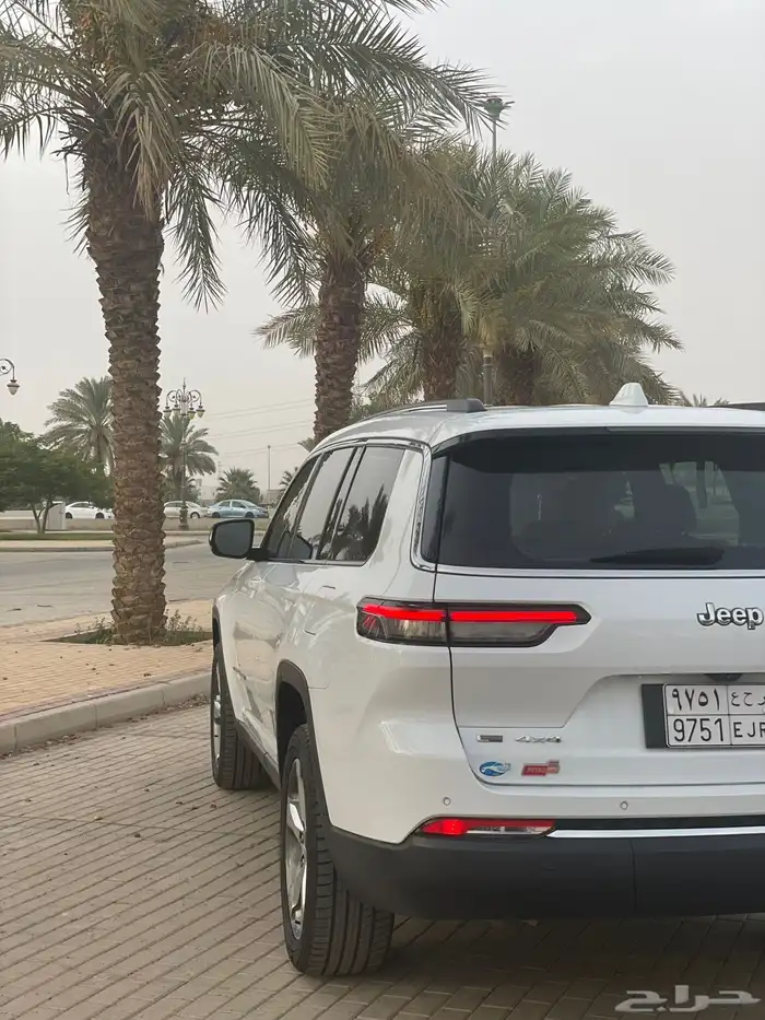 جيب جراند شروكي 2022 8