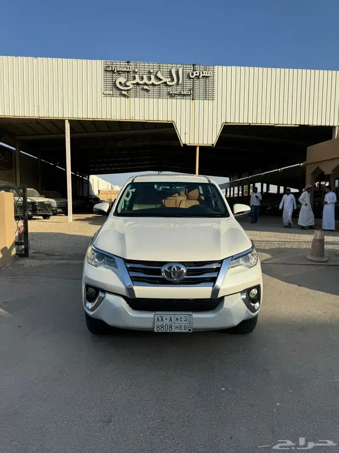 تويوتا فورتشنر 2019 ديزل سعودي عداد 333000 اللون ابيض 4
