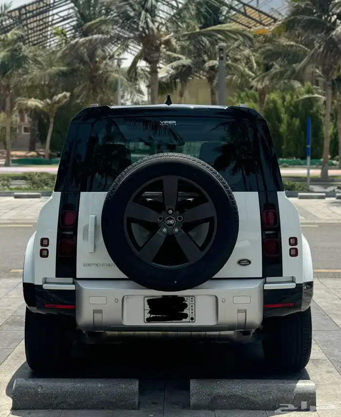 Land Rover Defender 3