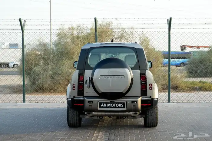 2025 Defender P400 HSE X Dynamic V6 ضمان خمس سنوات جديد 3