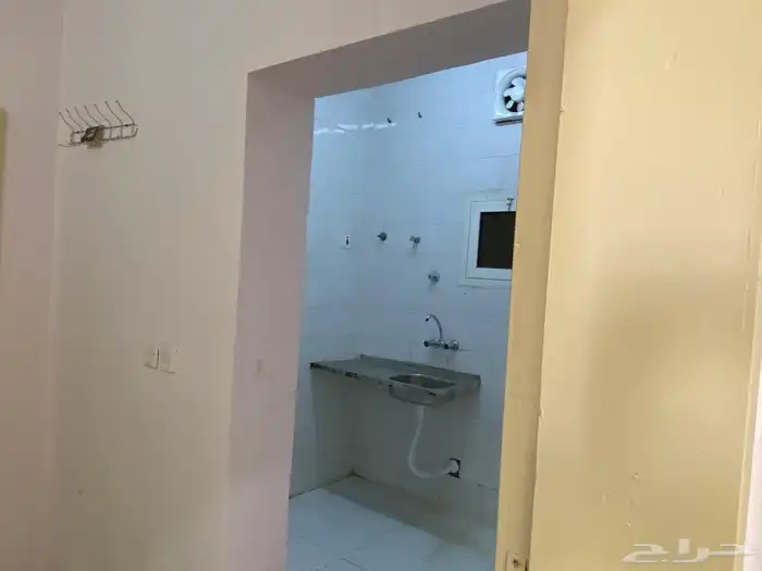 للإيجار عمارة سكنية للشركات أو المؤسسات بكامل 16