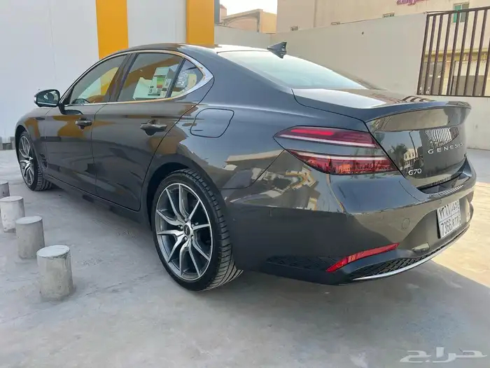 جنسس 2023 سعودي G70 برستيج شبه اصفار عرض خاص 3