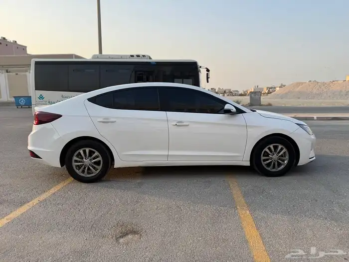 هيونداي افانتي 6
