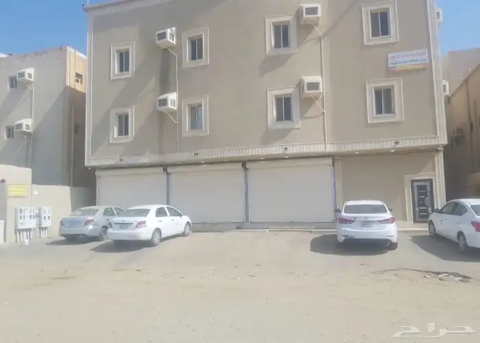 للبيع مجمع عزاب في محليه غرف وصاله ومطبخ ودور مؤجر بالكامل 8