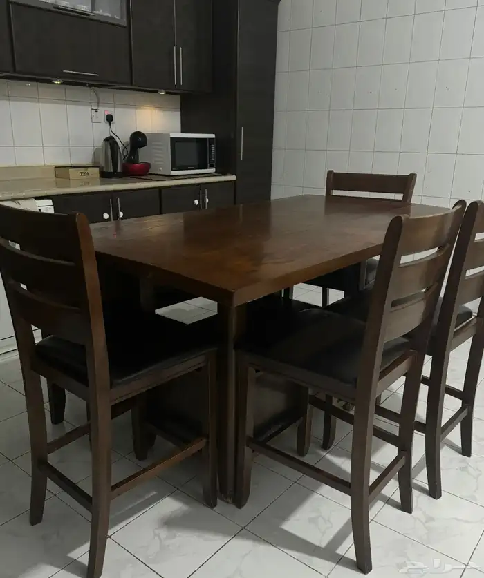 طاولة طعام مع كراسي مستخدمه من هوم سنتر 1